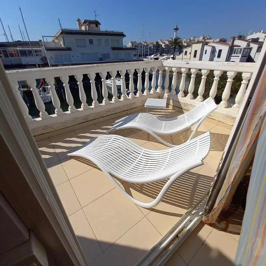 Empuriabrava 500M De La Plage De La Rubina İspanya
